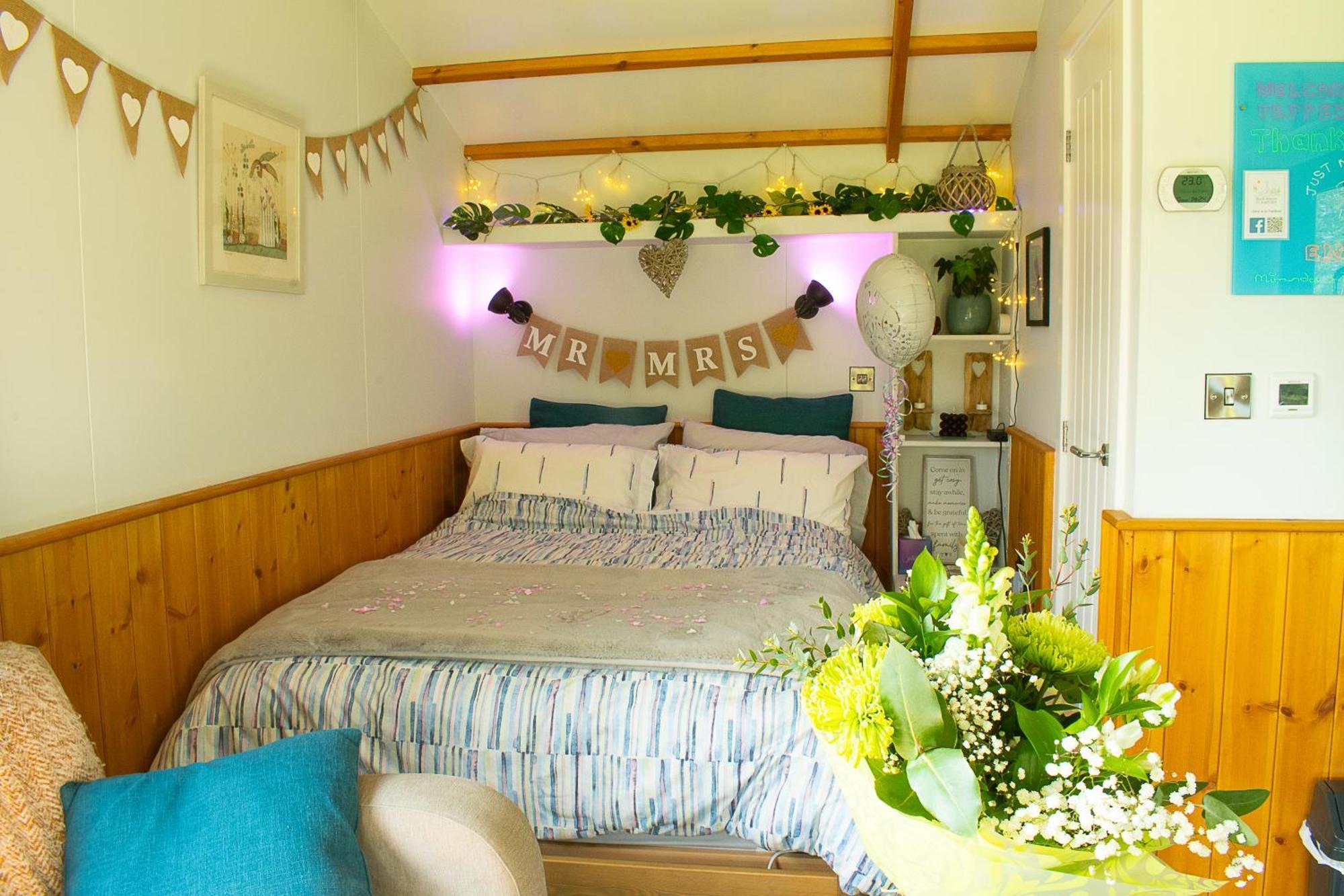 Peppercorn Pod At Beck House Glamping Hotel Salmonby Екстериор снимка