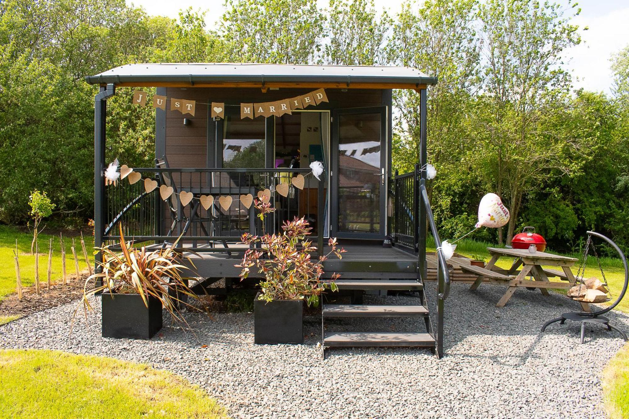 Peppercorn Pod At Beck House Glamping Hotel Salmonby Екстериор снимка