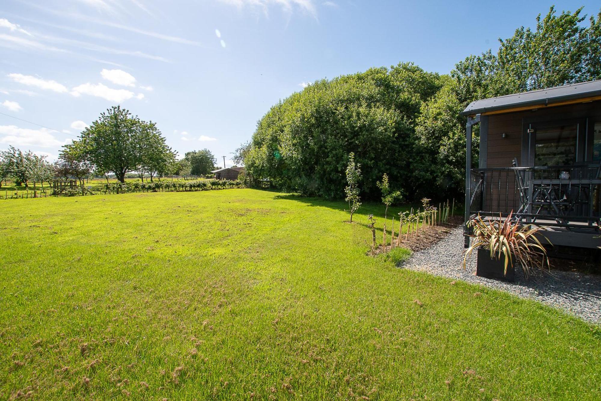 Peppercorn Pod At Beck House Glamping Hotel Salmonby Екстериор снимка